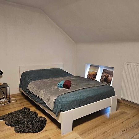 Le Caillou Blanc Apartment Charleroi Bagian luar foto