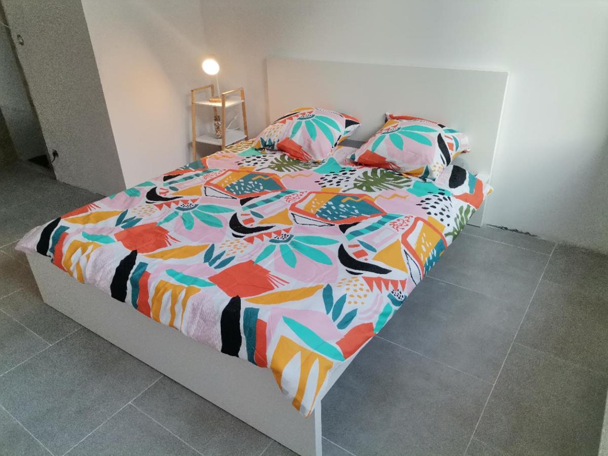 Le Caillou Blanc Apartment Charleroi Bagian luar foto