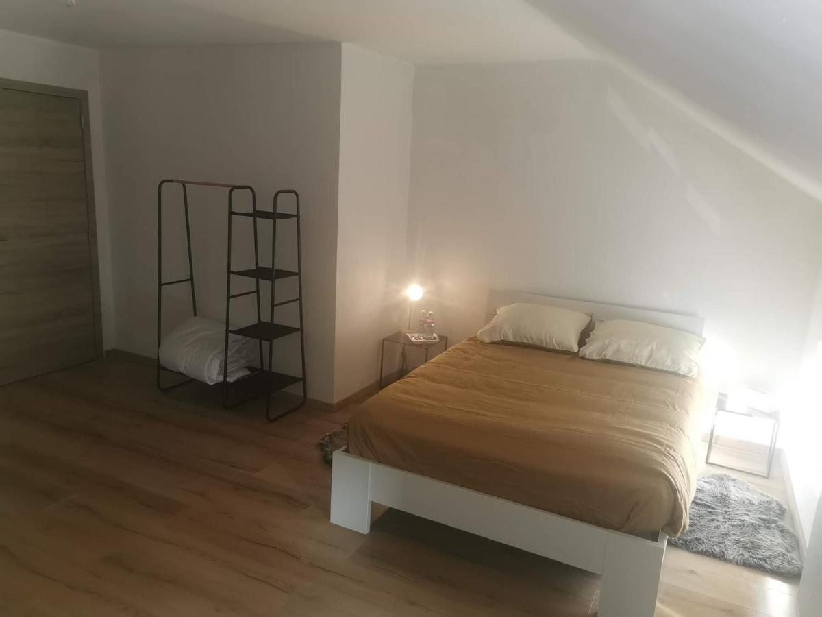 Le Caillou Blanc Apartment Charleroi Bagian luar foto